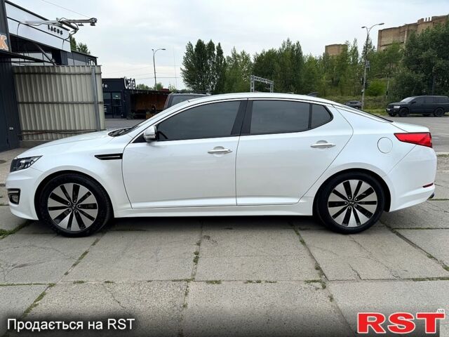 Білий Кіа K5, об'ємом двигуна 2 л та пробігом 222 тис. км за 10500 $, фото 1 на Automoto.ua