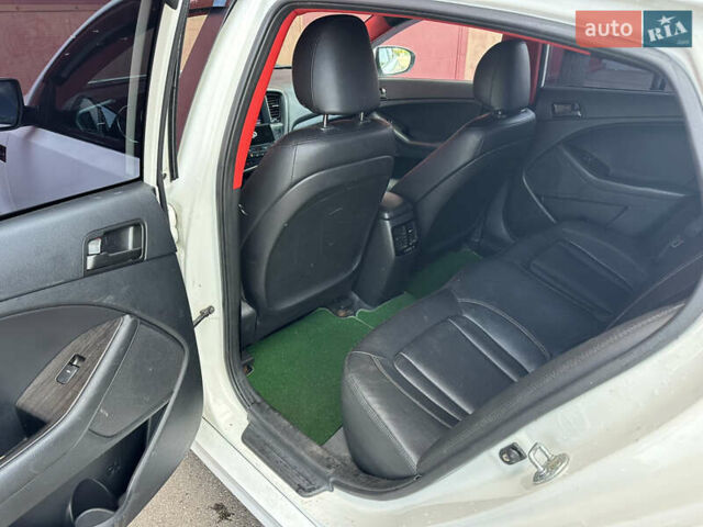 Білий Кіа K5, об'ємом двигуна 2 л та пробігом 422 тис. км за 6999 $, фото 19 на Automoto.ua