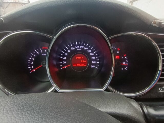 Білий Кіа K5, об'ємом двигуна 2 л та пробігом 230 тис. км за 10200 $, фото 6 на Automoto.ua