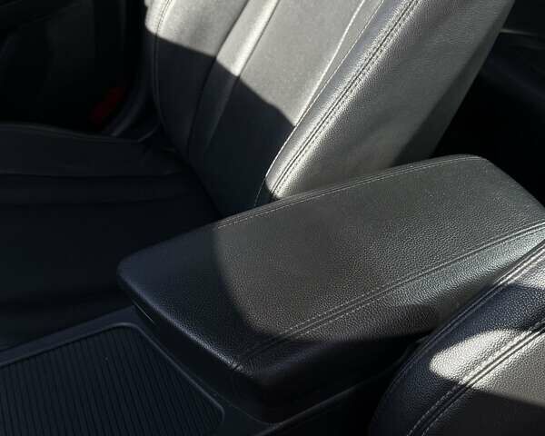 Белый Киа K5, объемом двигателя 2 л и пробегом 98 тыс. км за 9000 $, фото 17 на Automoto.ua