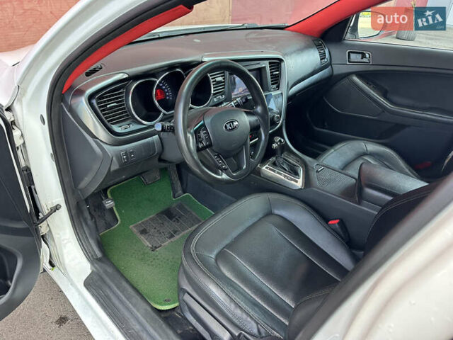 Білий Кіа K5, об'ємом двигуна 2 л та пробігом 420 тис. км за 6700 $, фото 16 на Automoto.ua
