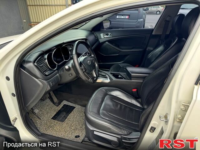 Білий Кіа K5, об'ємом двигуна 2 л та пробігом 222 тис. км за 10500 $, фото 8 на Automoto.ua