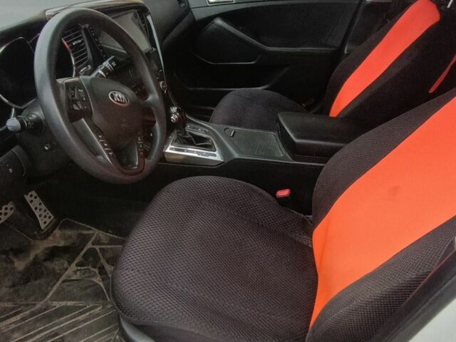 Білий Кіа K5, об'ємом двигуна 2 л та пробігом 230 тис. км за 10200 $, фото 10 на Automoto.ua