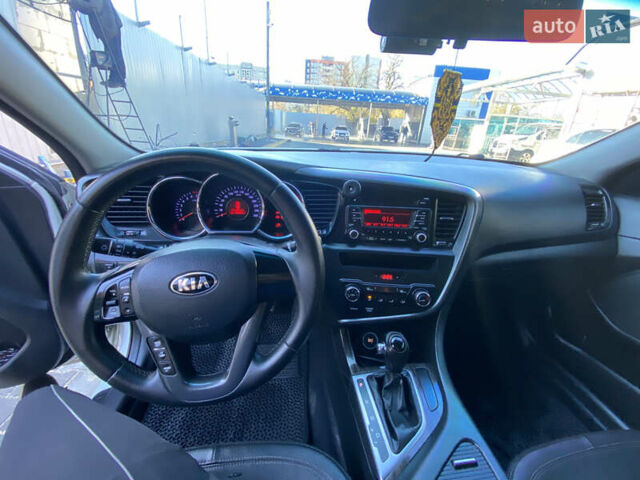 Белый Киа K5, объемом двигателя 2 л и пробегом 450 тыс. км за 8000 $, фото 14 на Automoto.ua