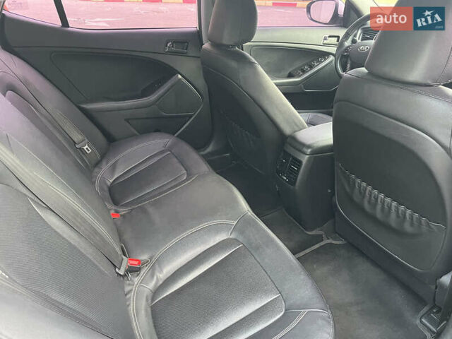 Білий Кіа K5, об'ємом двигуна 2 л та пробігом 241 тис. км за 9800 $, фото 14 на Automoto.ua