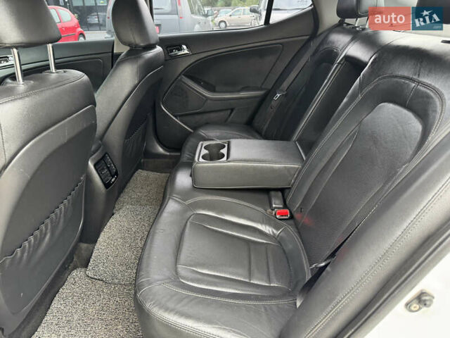 Білий Кіа K5, об'ємом двигуна 2 л та пробігом 222 тис. км за 11500 $, фото 17 на Automoto.ua