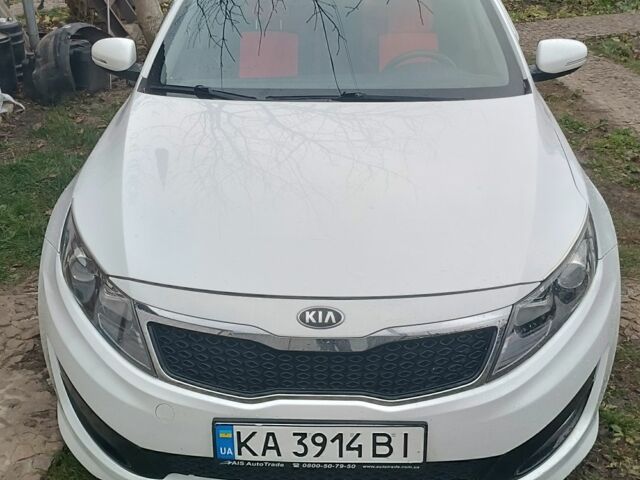 Білий Кіа K5, об'ємом двигуна 2 л та пробігом 230 тис. км за 10200 $, фото 4 на Automoto.ua