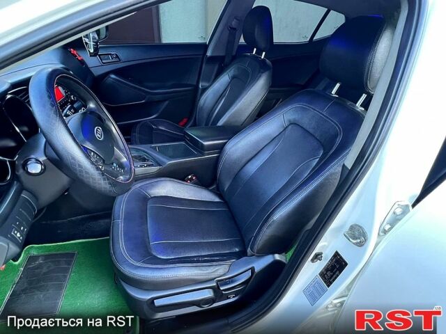 Білий Кіа K5, об'ємом двигуна 2 л та пробігом 365 тис. км за 7800 $, фото 7 на Automoto.ua