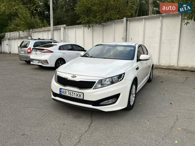 Білий Кіа K5, об'ємом двигуна 2 л та пробігом 241 тис. км за 9800 $, фото 1 на Automoto.ua