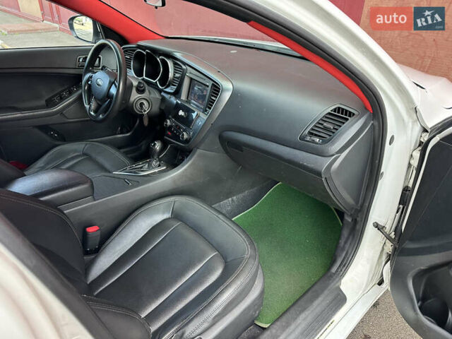 Білий Кіа K5, об'ємом двигуна 2 л та пробігом 422 тис. км за 6999 $, фото 25 на Automoto.ua