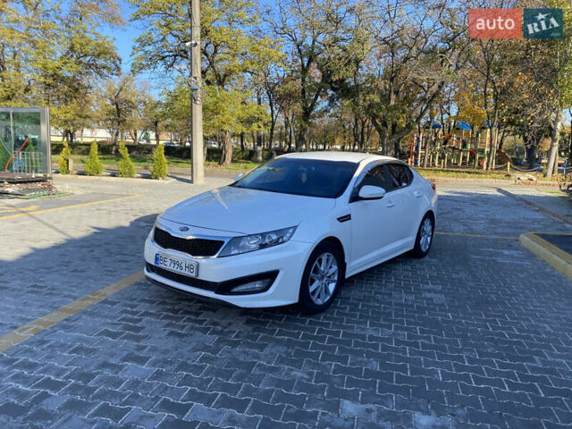 Белый Киа K5, объемом двигателя 2 л и пробегом 450 тыс. км за 8000 $, фото 4 на Automoto.ua