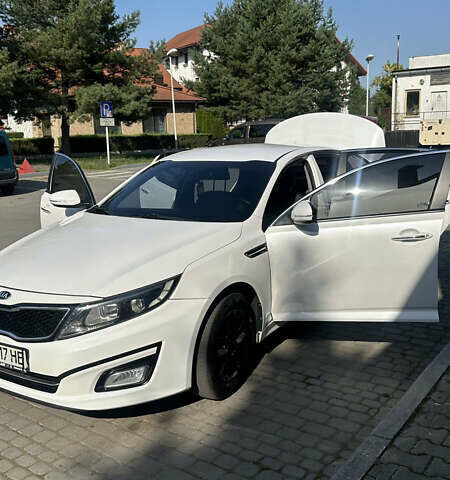 Белый Киа K5, объемом двигателя 2 л и пробегом 263 тыс. км за 8300 $, фото 10 на Automoto.ua