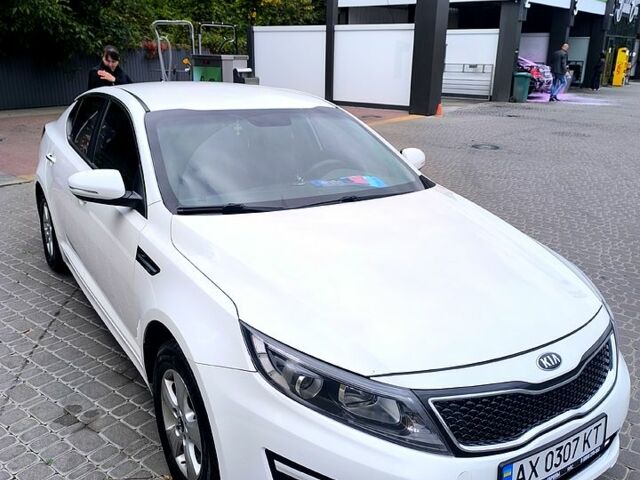Білий Кіа K5, об'ємом двигуна 2 л та пробігом 255 тис. км за 9300 $, фото 8 на Automoto.ua
