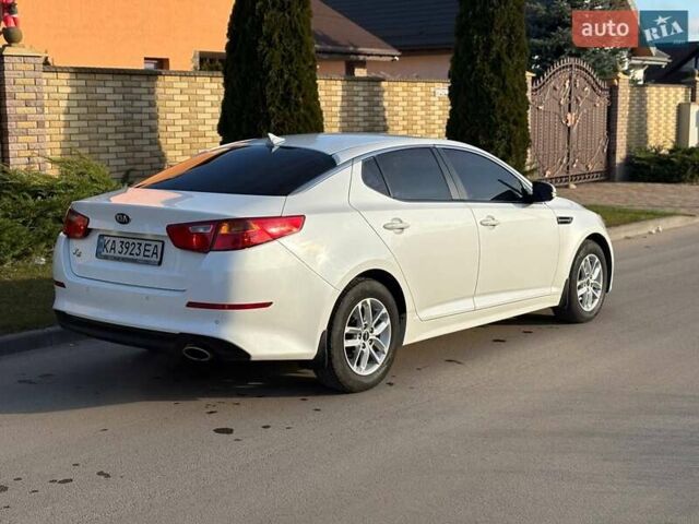Білий Кіа K5, об'ємом двигуна 2 л та пробігом 281 тис. км за 7700 $, фото 1 на Automoto.ua