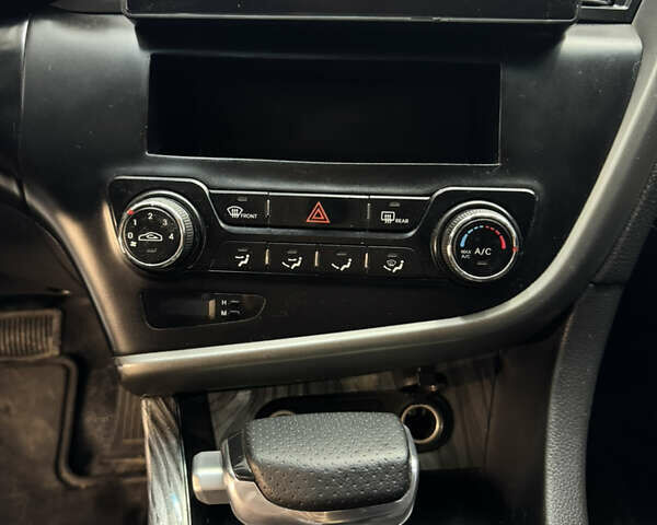 Білий Кіа K5, об'ємом двигуна 2 л та пробігом 260 тис. км за 8499 $, фото 14 на Automoto.ua