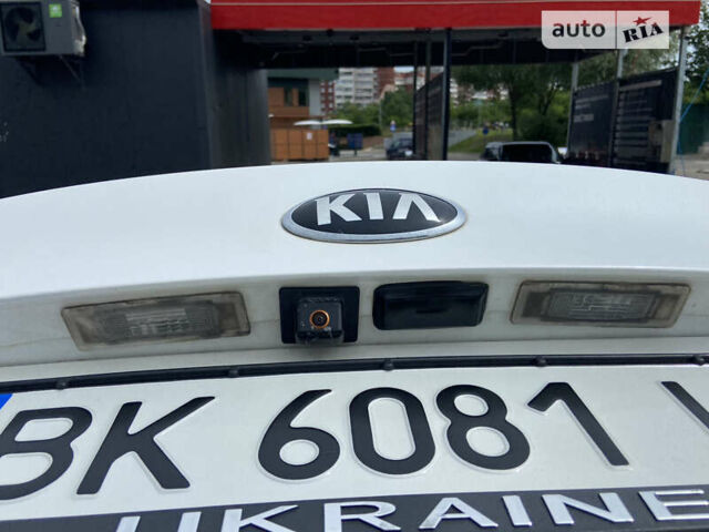 Білий Кіа K5, об'ємом двигуна 2 л та пробігом 197 тис. км за 11999 $, фото 18 на Automoto.ua