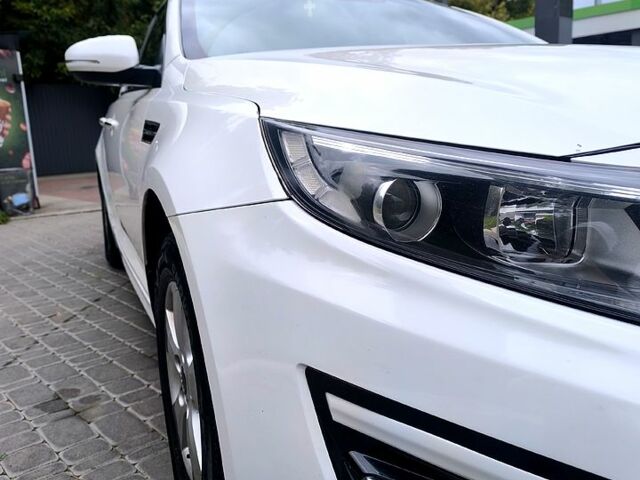 Білий Кіа K5, об'ємом двигуна 2 л та пробігом 255 тис. км за 9300 $, фото 4 на Automoto.ua