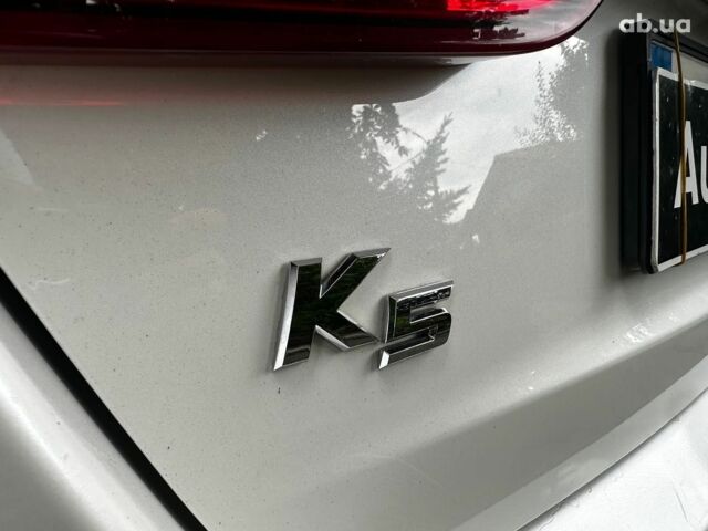 Білий Кіа K5, об'ємом двигуна 2 л та пробігом 261 тис. км за 9290 $, фото 7 на Automoto.ua