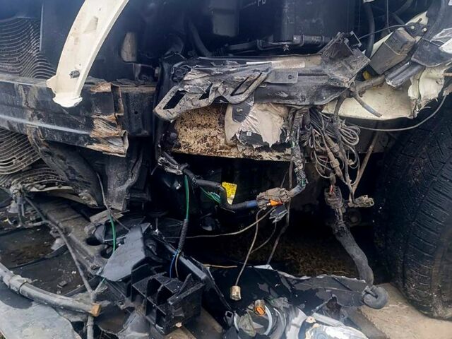 Білий Кіа K5, об'ємом двигуна 2 л та пробігом 200 тис. км за 5000 $, фото 11 на Automoto.ua