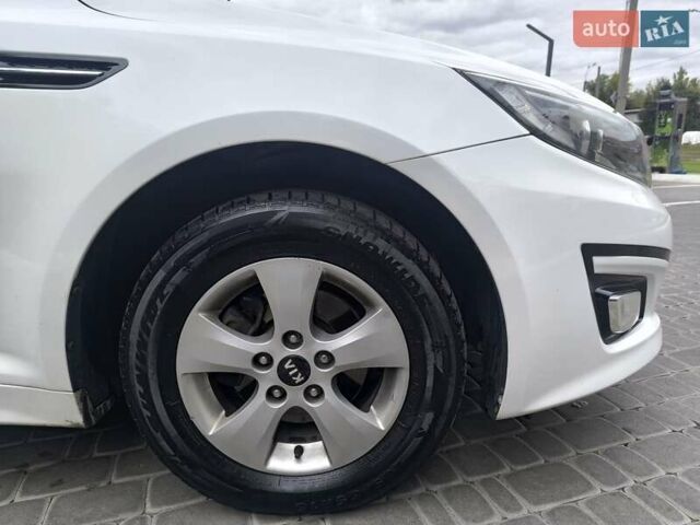 Білий Кіа K5, об'ємом двигуна 2 л та пробігом 255 тис. км за 9300 $, фото 7 на Automoto.ua