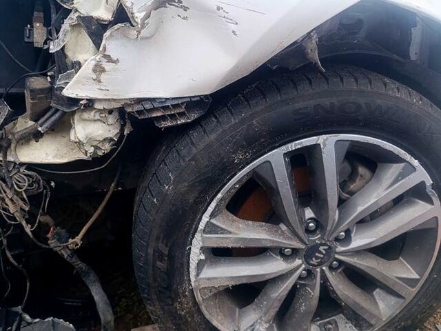 Білий Кіа K5, об'ємом двигуна 2 л та пробігом 200 тис. км за 5000 $, фото 12 на Automoto.ua