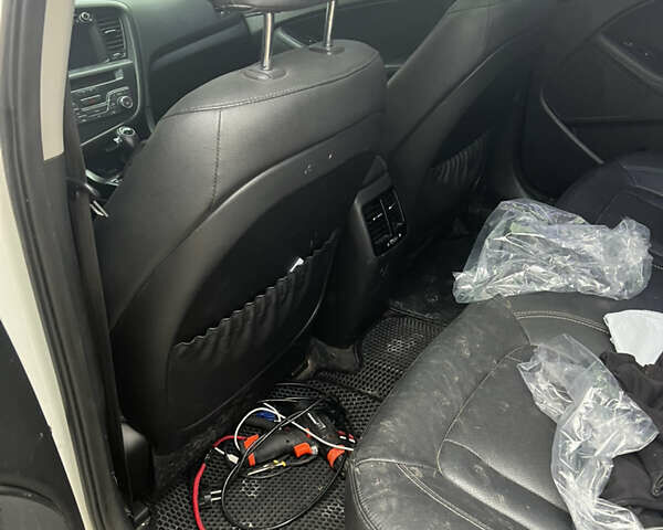 Белый Киа K5, объемом двигателя 2 л и пробегом 98 тыс. км за 8500 $, фото 12 на Automoto.ua