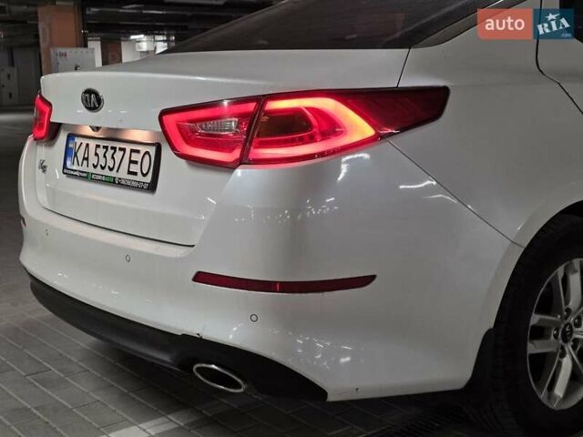 Белый Киа K5, объемом двигателя 2 л и пробегом 189 тыс. км за 7222 $, фото 3 на Automoto.ua