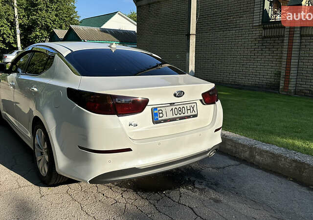 Білий Кіа K5, об'ємом двигуна 2 л та пробігом 209 тис. км за 10300 $, фото 5 на Automoto.ua