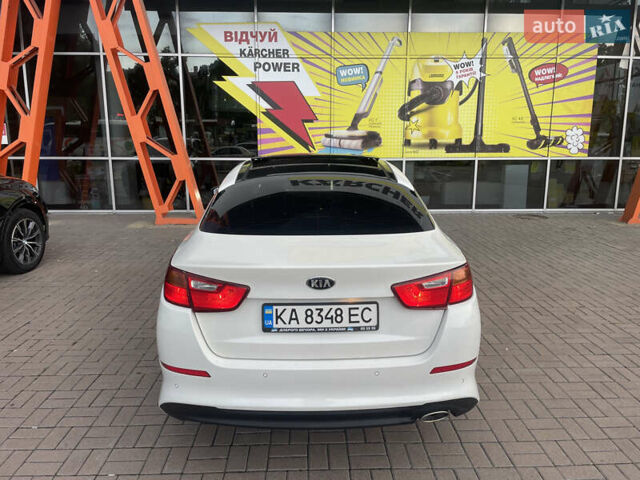 Белый Киа K5, объемом двигателя 2 л и пробегом 239 тыс. км за 10400 $, фото 5 на Automoto.ua