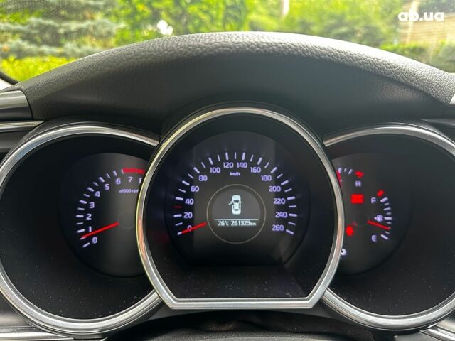 Білий Кіа K5, об'ємом двигуна 2 л та пробігом 261 тис. км за 9290 $, фото 13 на Automoto.ua