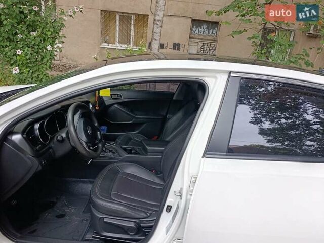 Білий Кіа K5, об'ємом двигуна 2 л та пробігом 371 тис. км за 8000 $, фото 12 на Automoto.ua