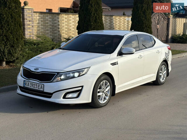 Белый Киа K5, объемом двигателя 2 л и пробегом 282 тыс. км за 7600 $, фото 15 на Automoto.ua