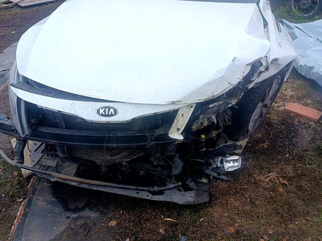 Білий Кіа K5, об'ємом двигуна 2 л та пробігом 200 тис. км за 5000 $, фото 9 на Automoto.ua