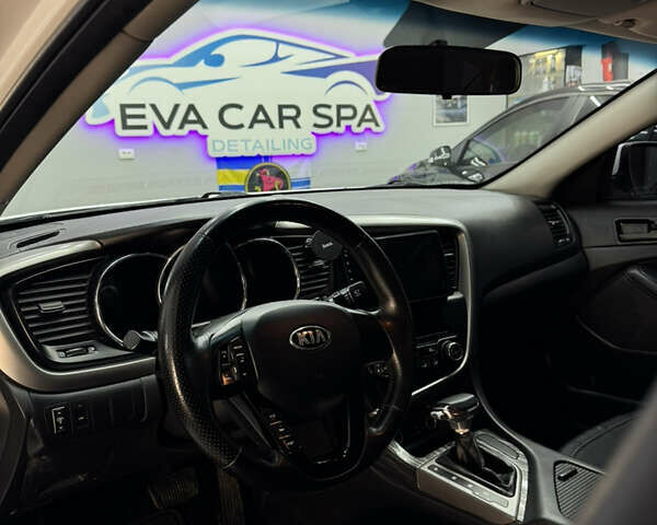 Білий Кіа K5, об'ємом двигуна 2 л та пробігом 260 тис. км за 8499 $, фото 10 на Automoto.ua