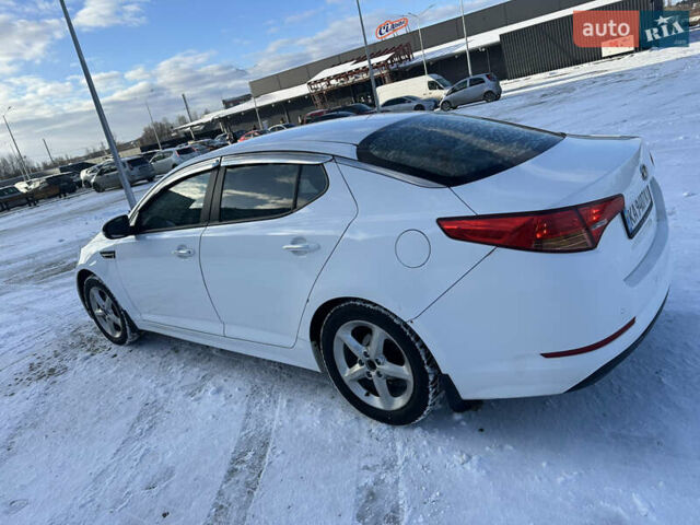 Білий Кіа K5, об'ємом двигуна 2 л та пробігом 350 тис. км за 7600 $, фото 6 на Automoto.ua