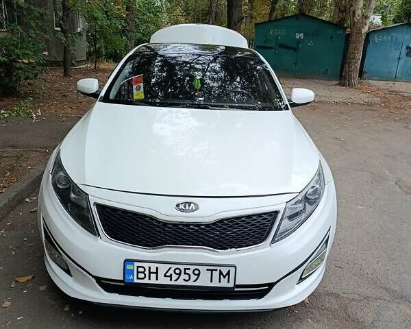 Білий Кіа K5, об'ємом двигуна 2 л та пробігом 371 тис. км за 8000 $, фото 7 на Automoto.ua