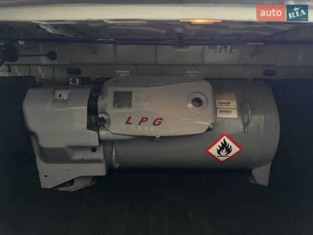 Білий Кіа K5, об'ємом двигуна 2 л та пробігом 260 тис. км за 8499 $, фото 25 на Automoto.ua