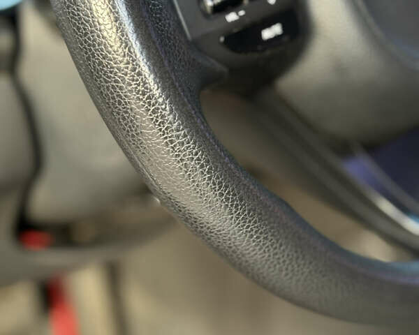 Белый Киа K5, объемом двигателя 2 л и пробегом 282 тыс. км за 7600 $, фото 9 на Automoto.ua