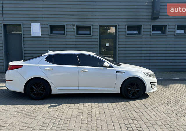 Белый Киа K5, объемом двигателя 2 л и пробегом 263 тыс. км за 8300 $, фото 1 на Automoto.ua