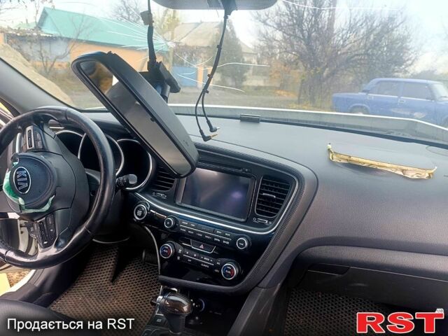 Білий Кіа K5, об'ємом двигуна 2 л та пробігом 200 тис. км за 5000 $, фото 5 на Automoto.ua