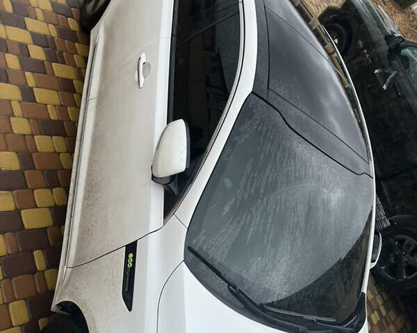 Белый Киа K5, объемом двигателя 2 л и пробегом 98 тыс. км за 8500 $, фото 18 на Automoto.ua