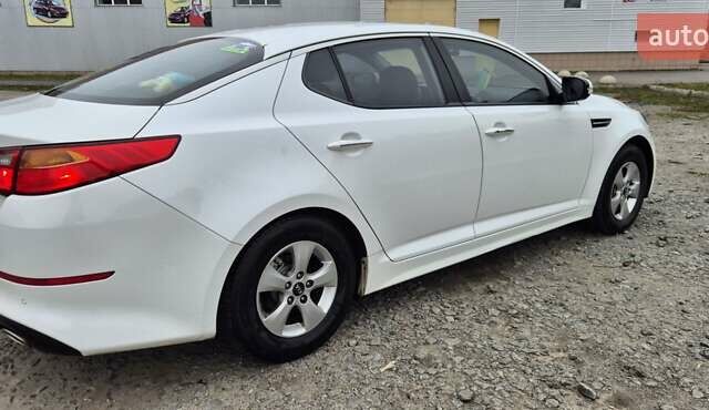 Белый Киа K5, объемом двигателя 2 л и пробегом 229 тыс. км за 9500 $, фото 3 на Automoto.ua