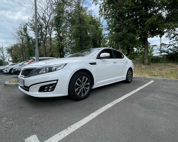 Белый Киа K5, объемом двигателя 2 л и пробегом 145 тыс. км за 10500 $, фото 6 на Automoto.ua