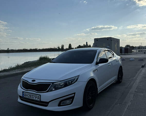 Белый Киа K5, объемом двигателя 2 л и пробегом 150 тыс. км за 10000 $, фото 5 на Automoto.ua