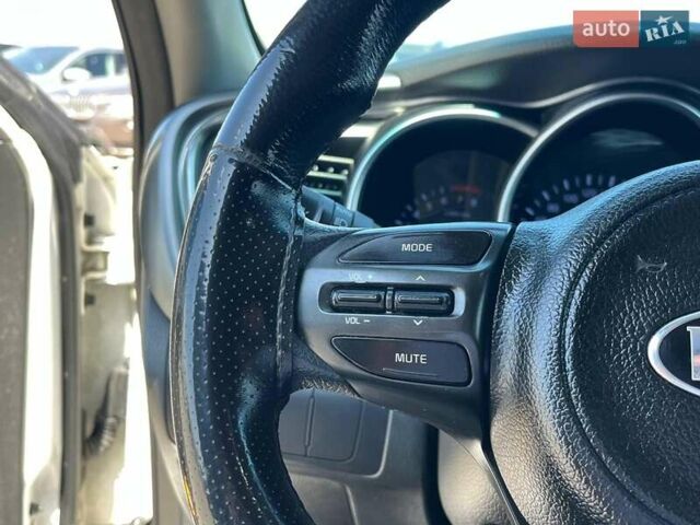 Белый Киа K5, объемом двигателя 2 л и пробегом 246 тыс. км за 10240 $, фото 25 на Automoto.ua