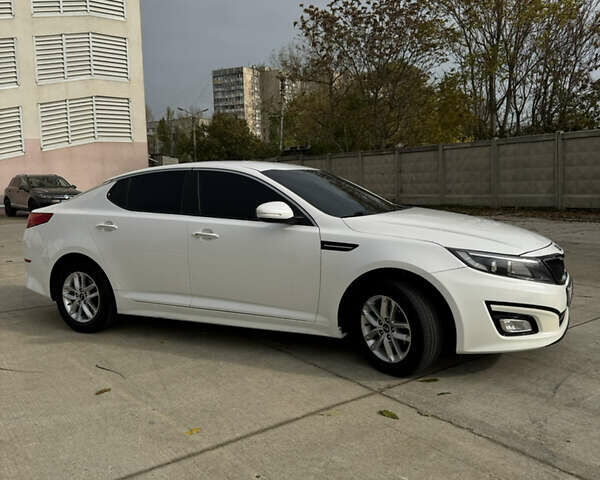 Белый Киа K5, объемом двигателя 2 л и пробегом 199 тыс. км за 12700 $, фото 13 на Automoto.ua