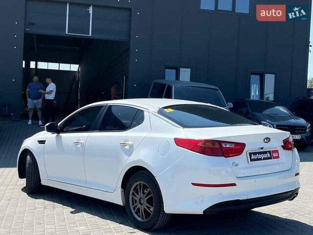 Белый Киа K5, объемом двигателя 2 л и пробегом 246 тыс. км за 10240 $, фото 9 на Automoto.ua