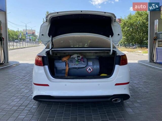 Білий Кіа K5, об'ємом двигуна 2 л та пробігом 290 тис. км за 8800 $, фото 34 на Automoto.ua