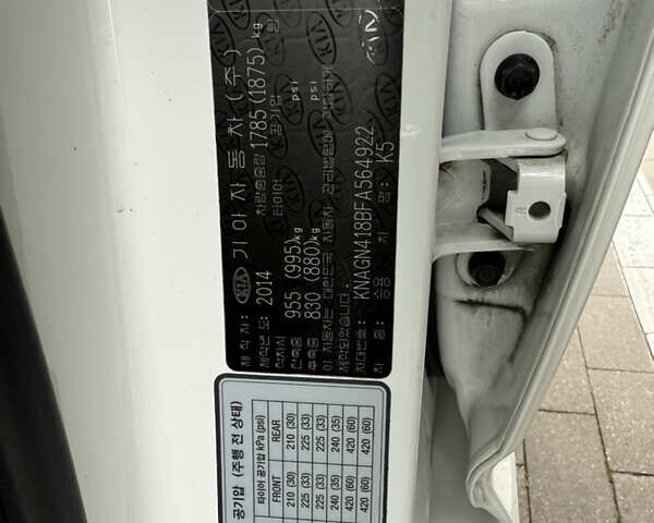 Белый Киа K5, объемом двигателя 2 л и пробегом 238 тыс. км за 11500 $, фото 25 на Automoto.ua