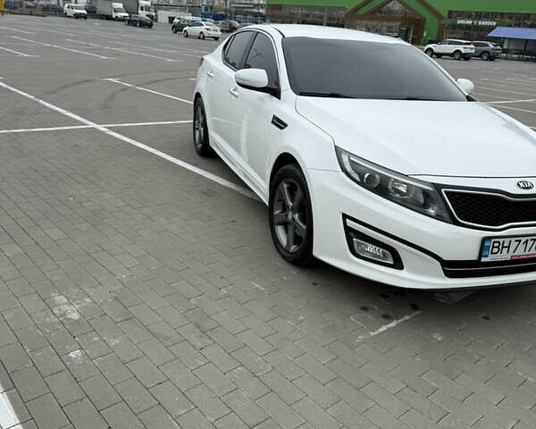 Белый Киа K5, объемом двигателя 2 л и пробегом 238 тыс. км за 11500 $, фото 2 на Automoto.ua